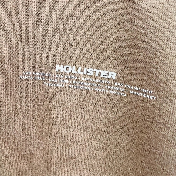 🔥Hollister Crop sweatshirt 🔥 - Picture 3 of 8